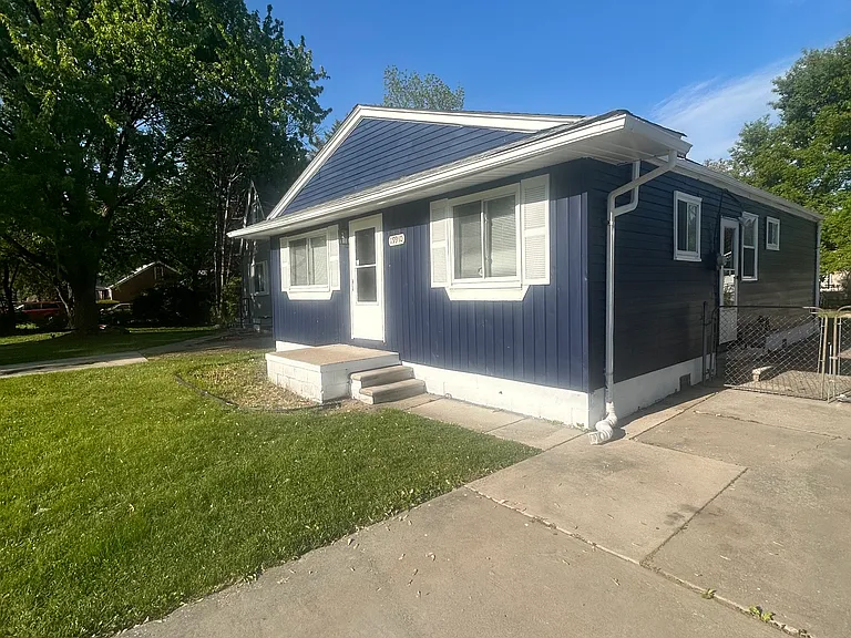 19910 Seminole — Photo 1