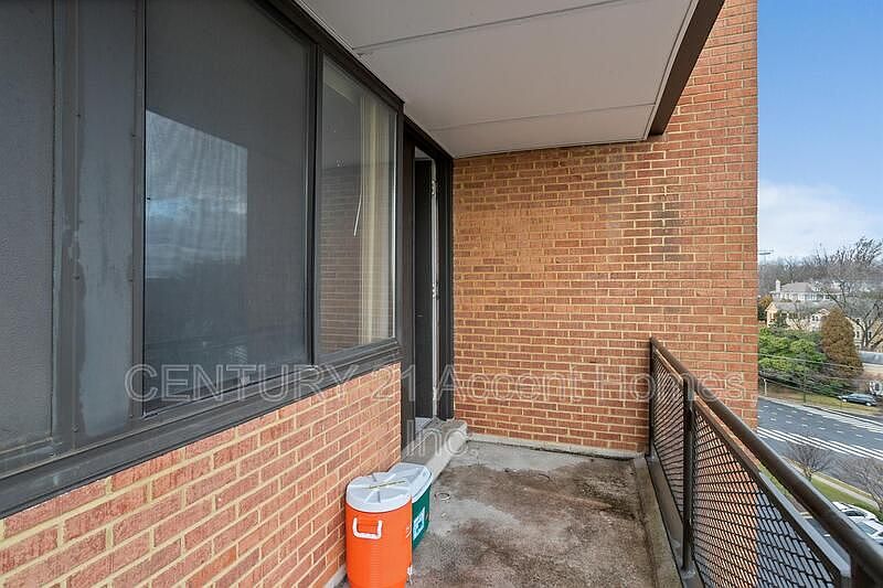 1st image of 4390 Lorcom Ln APT 701