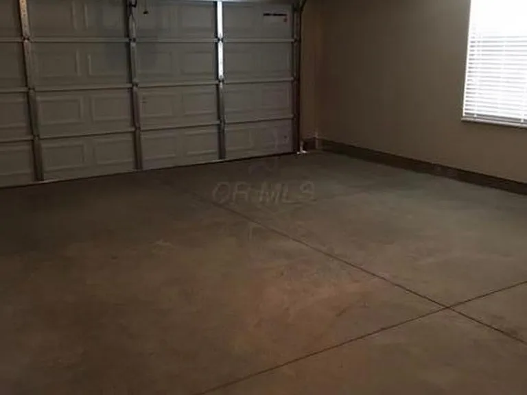 710 Redwood Ln — Photo 9