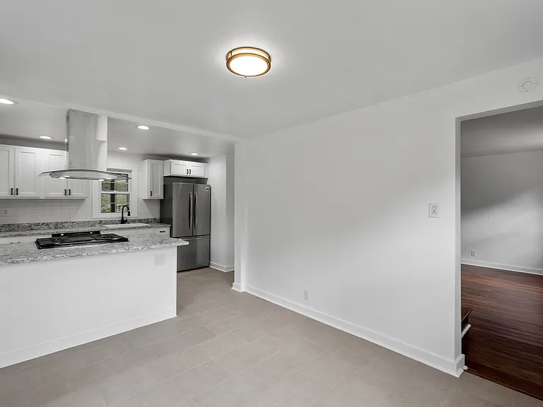 1454 Elizabeth Blvd — Photo 3