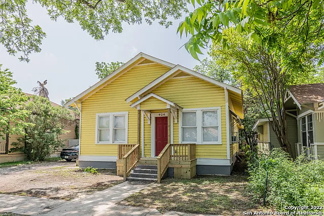 924 W Kings Hwy #3 — Photo 8