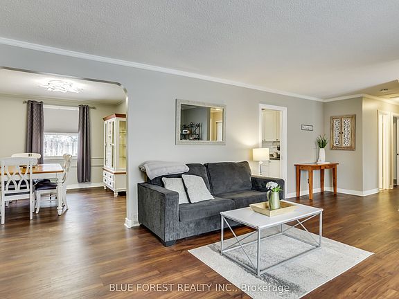 4th image of 1089 Viscount Rd