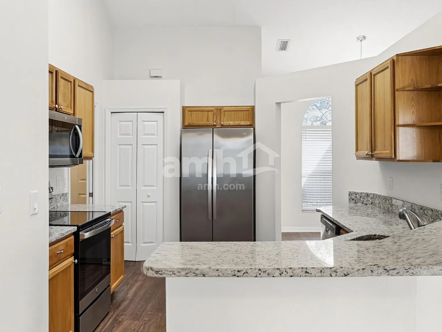 3 bed, 2.0 bath, 1458 sqft, $2,185 — Photo 4