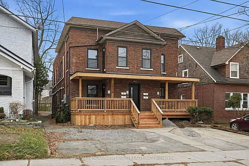 4876 Simcoe St Photo 1