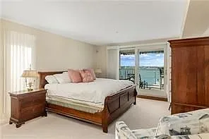 31 Coddington Wharf #8 — Photo 19