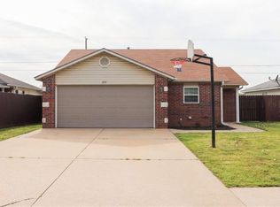 2710 N 6th St, Rogers, AR 72756