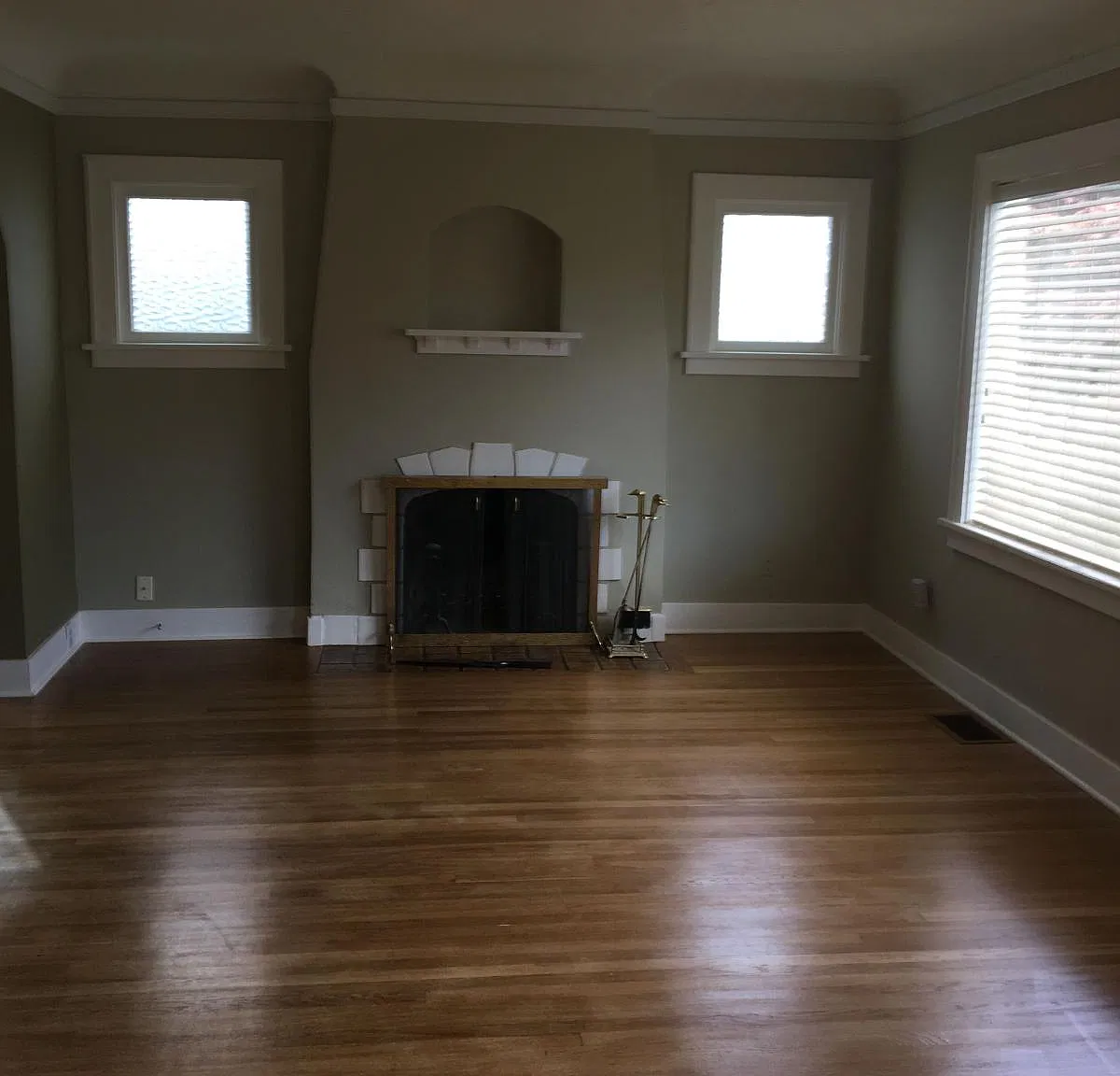 5 bed, 2350 sqft, $4,950 — Photo 1
