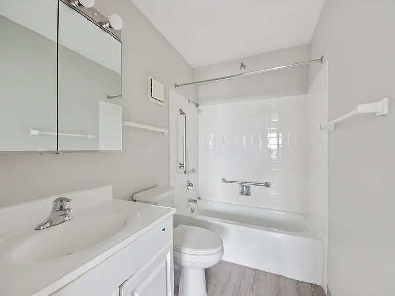Legacy Crossings Apartment Living — Photo 48