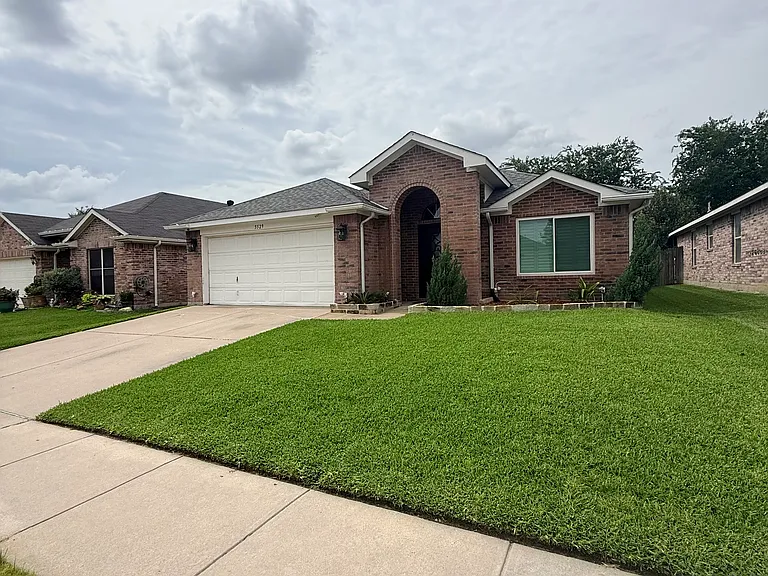 5529 Ridge View Dr — Photo 1