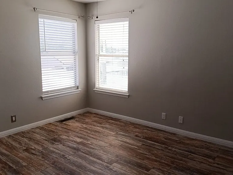 506 Phoenix Ave NW — Photo 13