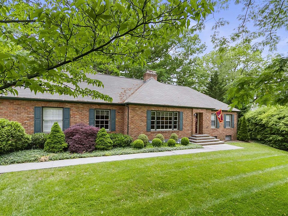 1st image of 611 Woodland Dr