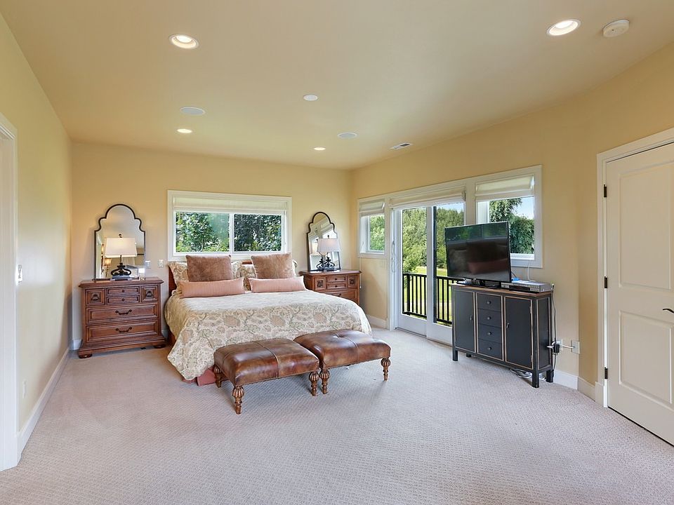 1st image of 6215 Fairway Pl SE