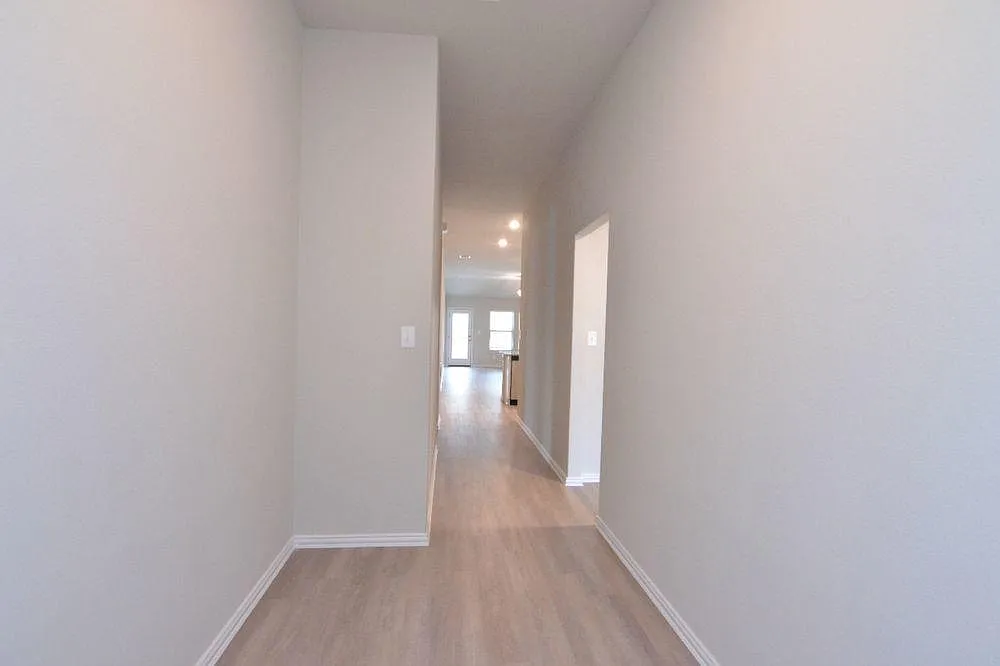 4 bed, 3.0 bath, 2224 sqft, $2,350 — Photo 2