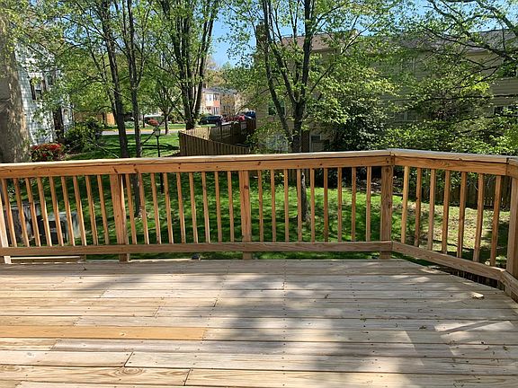 3rd image of 9853 Oakdale Woods Ct