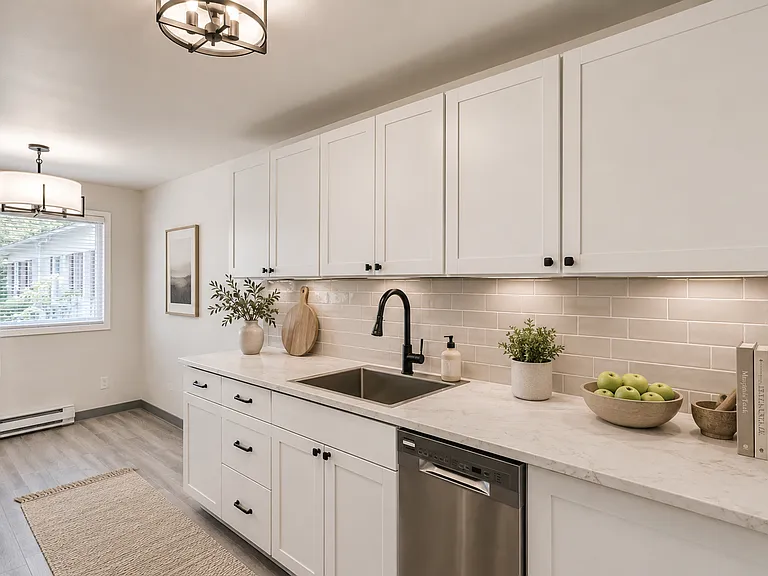 Hawthorne Court Apartments — Photo 13