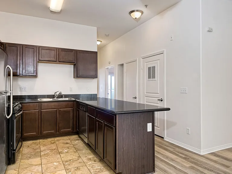 Harborview Apartments — Photo 22