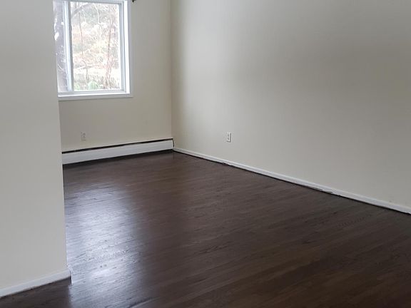 5th image of 1 & 3 Chestnut St Unit 1