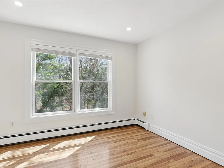 50 Wooded Oak Ln — Photo 15
