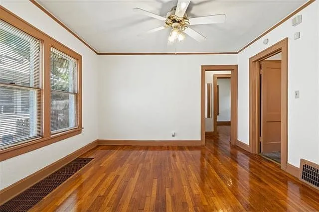 5345 Swope Pkwy — Photo 6