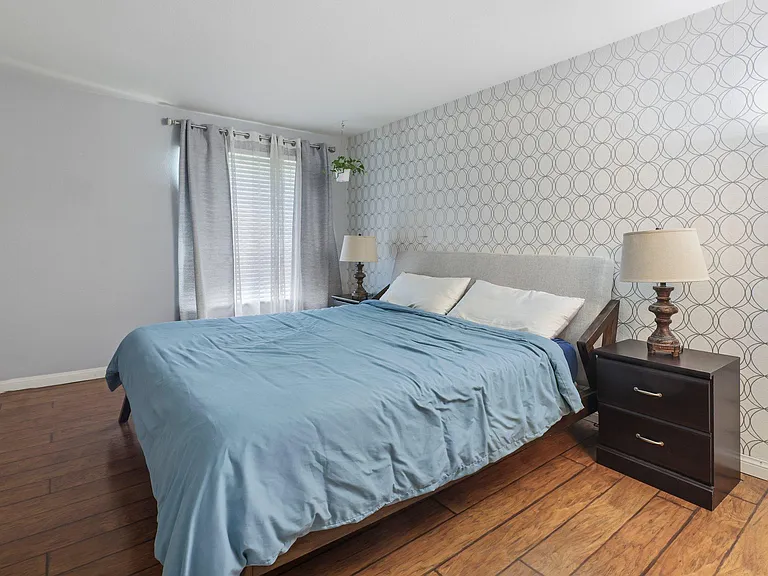 5500 Owensmouth Ave #323 — Photo 8