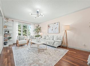 323 Newbury Dr, Kitchener, ON N2N3A3