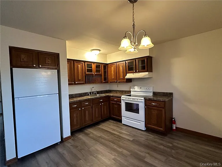 15 Kelly Ln #E — Photo 5