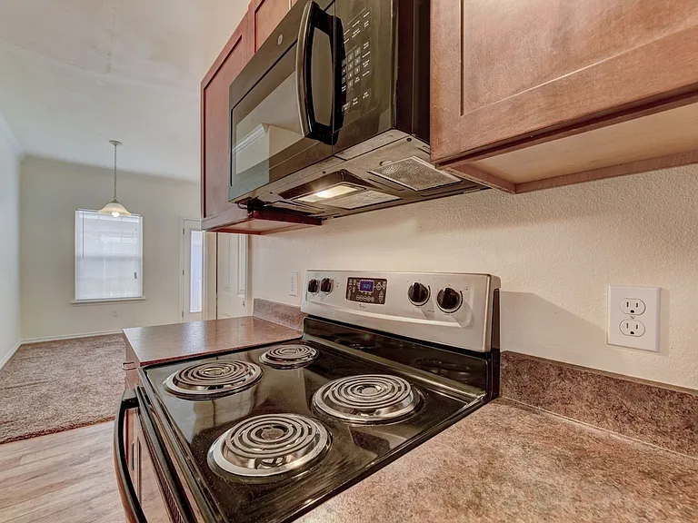 Geronimo Wind Apartments LLC — Photo 6