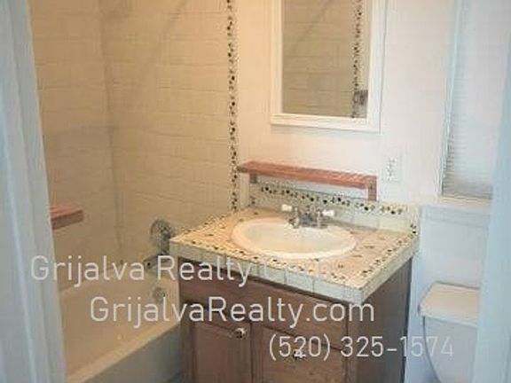 5th image of 1060 E Miles St Unit 3