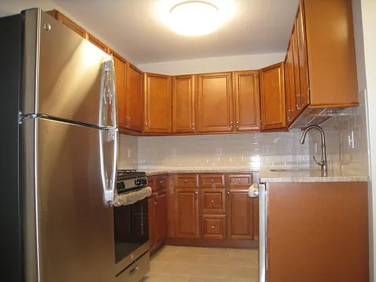 Rented by Alexiou Realty | media 7