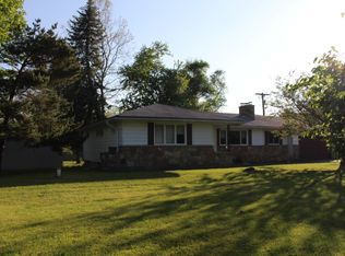 911 N Cedar Rd, Mason, MI 48854