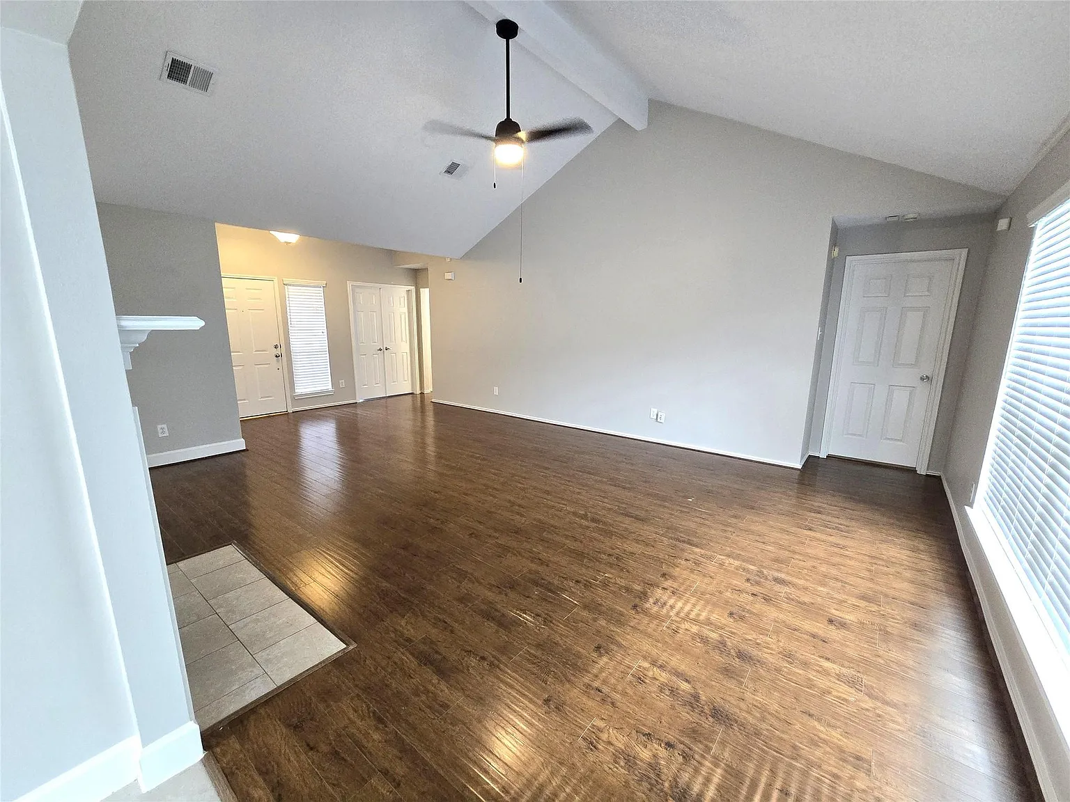 3 bed, 2.0 bath, 1929 sqft, $1,800 — Photo 4