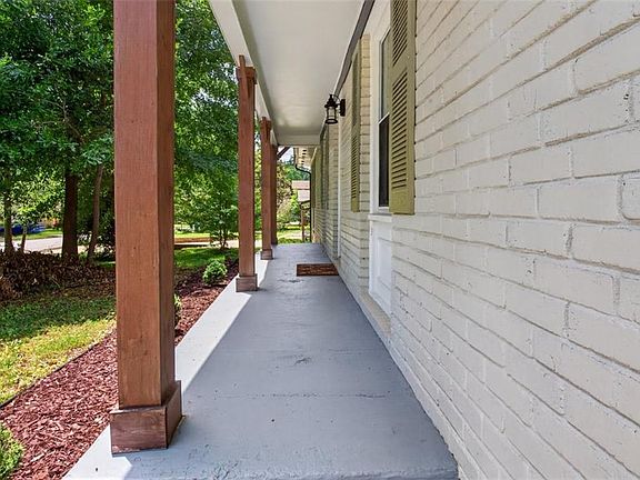 4th image of 3661 Manhattan Dr
