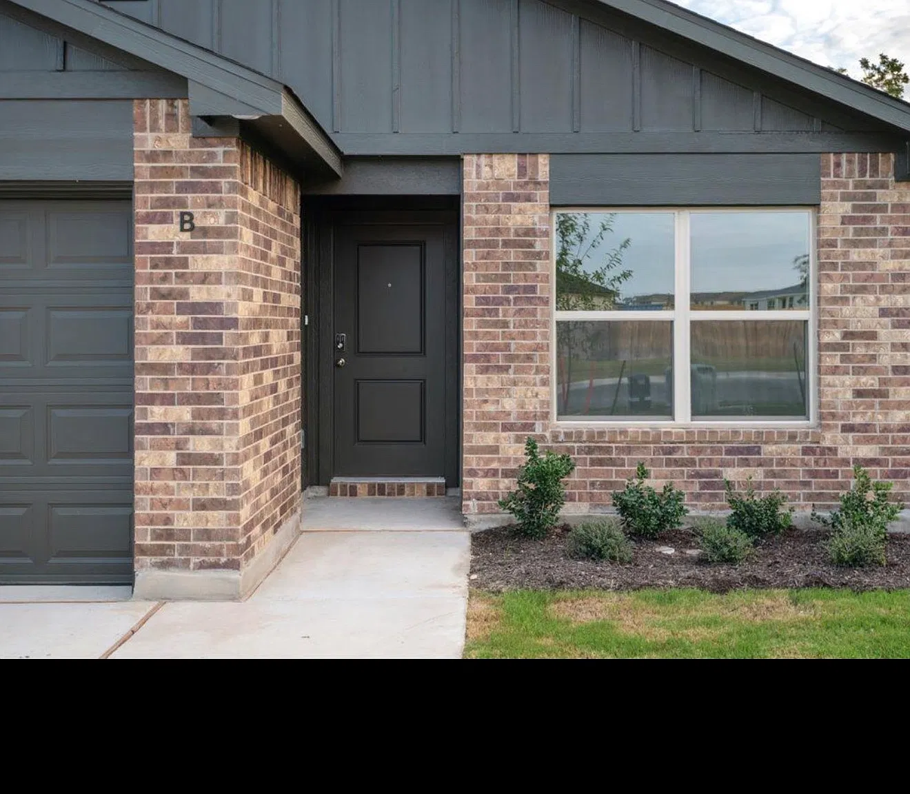 3 bed, 1215 sqft, $1,500 — Photo 2
