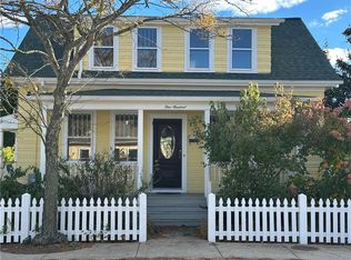 100 Maple Ave, Barrington, RI 02806