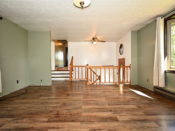 5th image of 305 Upper Middletown Rd
