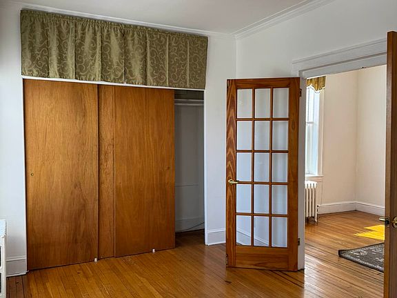 5th image of 223 Foster Ave APT 2R