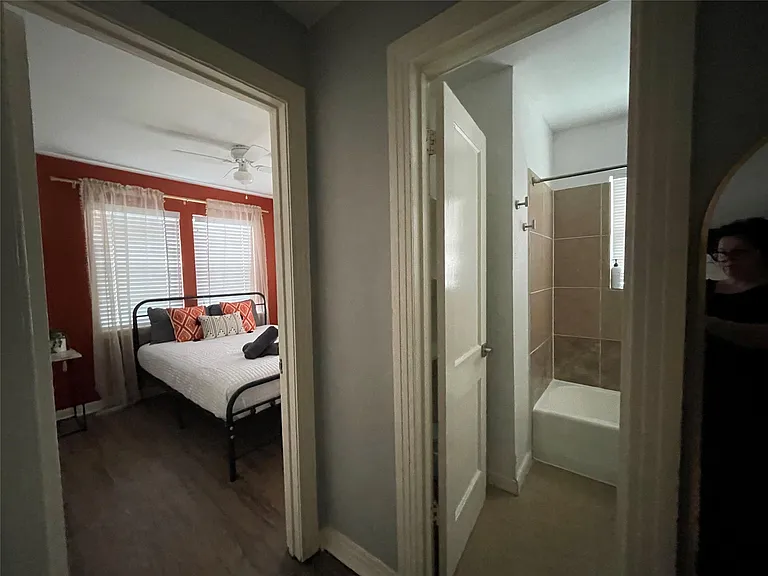2409 Bastrop St #2 — Photo 9