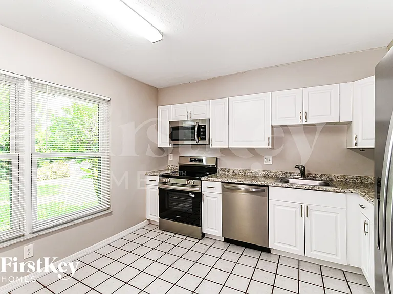 17420 Duquesne Rd — Photo 7