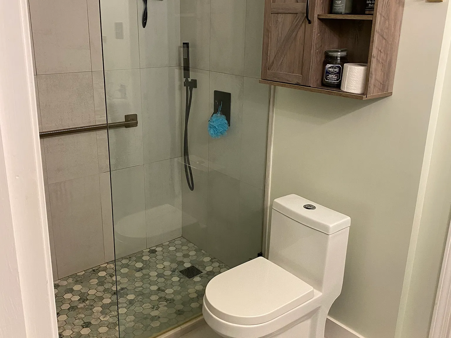 2 bed, 900 sqft, $1,900 — Photo 3