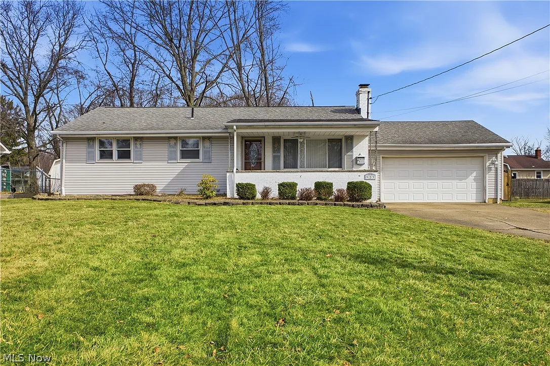 923 Kirwan Dr photo 1