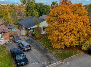 4 Deeside Cres, Brampton, ON L6T3L7