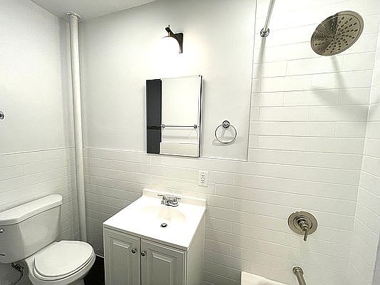 5th image of 440 10th Ave APT 3FN