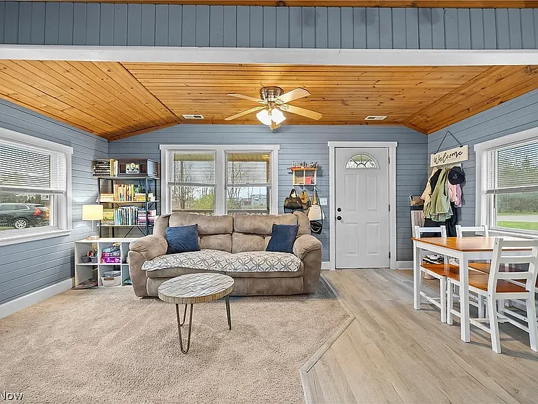 4556 Hawthorne Ave — Photo 7