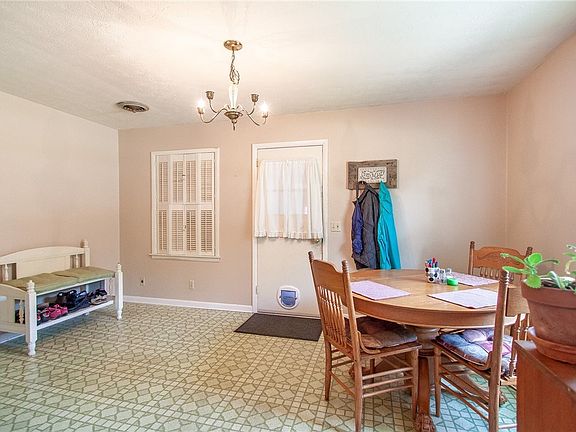 3rd image of 208 Highland Ave