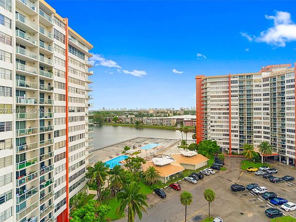 2nd image of 1301 Miami Gardens Dr #1025W