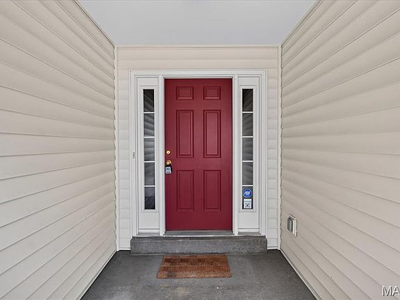 3rd image of 704 Villas Estates Dr