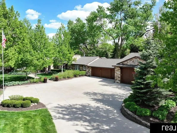 805 Ridgewood Ave, Omaha, NE 68114