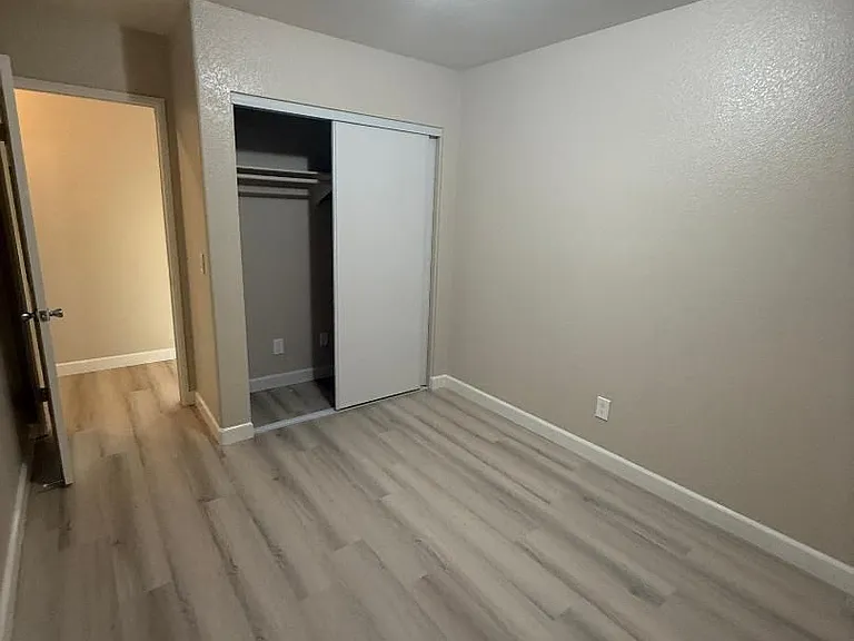 701 E Rivera Ave — Photo 14
