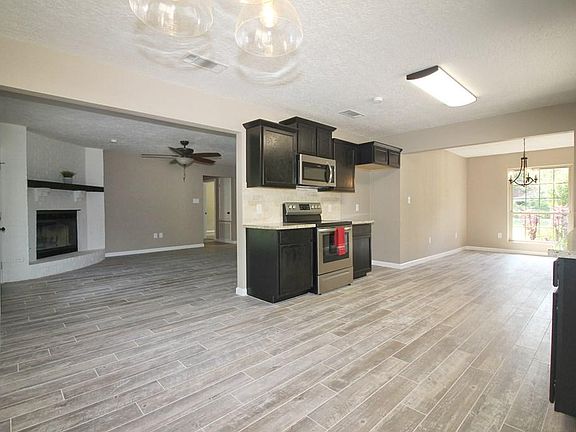 5th image of 7740 Yellowstone Dr