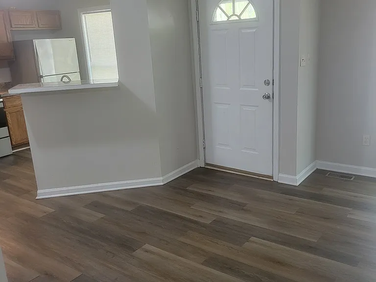 1617 Curthay Ct — Photo 2